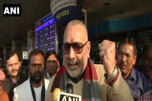 ‘रेलमंत्री के सामने गिरिराज की घिघ्घी बंध जाती है’ कहने वाले रेल अधिकारी का हुआ ट्रांसफर, जानें पूरा मामला