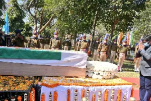 छत्तीसगढ़ में शहीद शांति भूषण तिर्की का शव रांची पहुंचा, मुख्यमंत्री ने दी श्रद्धांजलि