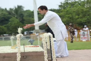 राहुल गांधी ने भारत जोड़ो यात्रा से पहले श्रीपेरंबदूर में पिता राजीव को दी श्रद्धांजलि