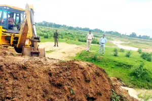 पलामू: अवैध बालू परिवहन में लगे पांच ट्रैक्टर जब्त