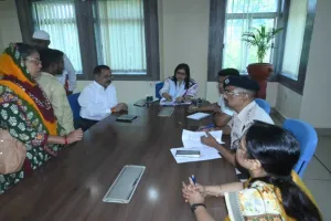 बोकारो: जनता मिलन कार्यक्रम के जरिये उपायुक्त ने सुनी लोगों की समस्याएं