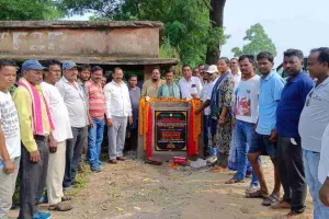 बुनियादी सुविधाओं के प्रति हमारी सरकार सजग और गंभीर: दीपक बिरुवा