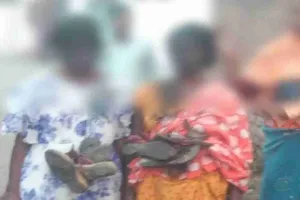 Bokaro News: मां और नाबालिग बेटी को जूते-चप्पल की माला पहनाकर गांव में घुमाया, 8 पर नामजद एवं दर्जन भर लोगों पर प्राथमिकी दर्ज