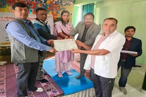 Koderma News: सिविल सर्जन के निर्देश पर तीन दिवसीय योग प्रशिक्षण का आयोजन