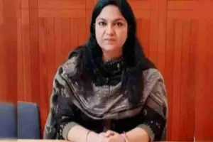 IAS पूजा सिंघल का निलंबन खत्म, कार्मिक विभाग में योगदान देने का निर्देश