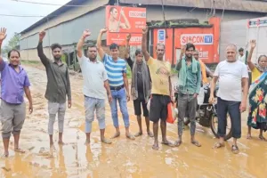 Giridih News: दुखहरण नाथ मंदिर जाने का रास्ता पूरी तरह जर्जर, ग्रामीणों में आक्रोश