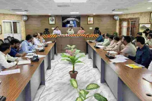 Giridih News: खाद्यान्न वितरण पर सख्त हुए उपायुक्त, समयबद्ध क्रियान्वयन के दिए निर्देश