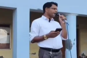 शिक्षक: ज्ञान के वाहक या वैचारिक प्रचारक? कविता 