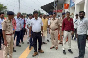 Giridih News: रेलवे स्टेशन का निरीक्षण करने पहुंचे पीसीसीएम 