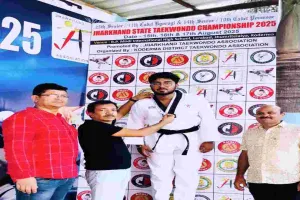 Ranchi News: SBU के छात्र आयुष राज ने ताइक्वांडो में जीता गोल्ड मेडल