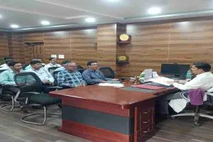 Hazaribagh News: उप विकास आयुक्त ने केसीसी, बैंकिंग समस्याओं एवं कृषि विभाग की योजनाओं की समीक्षा