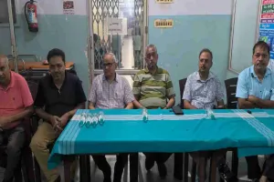 Giridih News: इलाज और हंगामा एक साथ नहीं चल सकते, चिकित्सकों ने जताई कड़ी आपत्ति