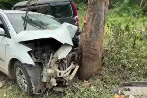 Giridih News: दो कारों की टक्कर में कई घायल, भेजा गया अस्पताल