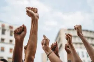 Giridih News: अंडा-मशरूम प्लांट के खिलाफ ग्रामीणों का विरोध तेज, जेएलकेएम ने डीसी को सौंपा ज्ञापन