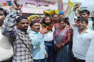 Hazaribagh News: जेएलकेएम के केंद्रीय उपाध्यक्ष देवेंद्र महतो को बड़कागांव में स्वागत 