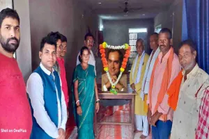 Giridih News: देवरी प्रखंड कांग्रेस कार्यालय में राजीव गांधी की जयंती मनाई गई