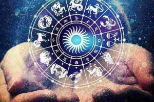 Horoscope: चंद्रमा का प्रभाव, राशियों पर बदलाव: जानें आज क्या कह रहे हैं आपके सितारे
