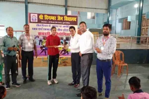 Koderma News: श्री दिगंबर जैन विद्यालय में खेल दिवस के अवसर पर कबड्डी प्रतियोगिता का किया गया आयोजन