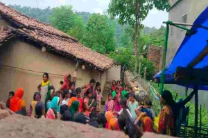 Koderma News: दो अलग घटनाओं में महिला और युवक ने फांसी लगाकर दी जान