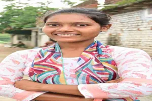 शिक्षा को सशक्त बनाना: रश्मि बिरहोर ने राष्ट्रपति से की मुलाकात, शिक्षा के महत्व पर चर्चा 