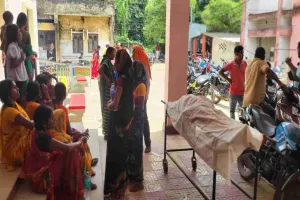 Giridih News: ऑटो पलटने से ऑटो चालक और एक महिला की मौत, 14 श्रद्धालु घायल