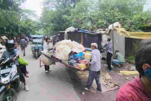 Hazaribagh News: जिले में चला अतिक्रमण हटाओ अभियान, दो दर्जन से अधिक दुकानों पर कार्रवाई