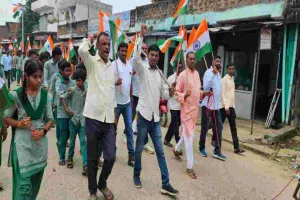 Giridih News: छोटकी खरगडीहा में भाजपा कार्यकर्ताओं ने निकाली भव्य तिरंगा यात्रा