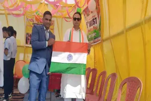Hazaribagh News: जदयू नेता सह समाजसेवी राकेश गुप्ता ने 79वे स्वतंत्रता दिवस के अवसर पर विभिन्न जगहों पर किया झंडोत्तोलन