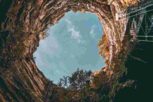 जमीन से पाताल की गहराई: पौराणिक और वैज्ञानिक नज़रिए से