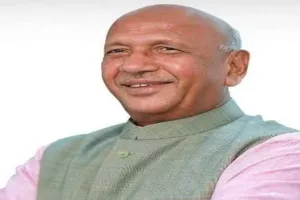 छोटे वाहन मालिकों का अनिश्चितकालीन हड़तालः सरयू राय ने की उपायुक्त से चर्चा