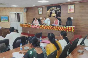 Giridih News: उपायुक्त की अध्यक्षता में समाज कल्याण विभाग की बैठक, लाभुकों को मिलेगा समय पर लाभ 