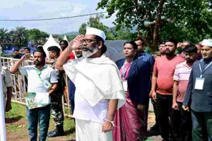 स्वतंत्रता दिवस पर सीएम हेमन्त सोरेन ने नेमरा में फहराया तिरंगा