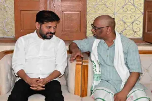 तेलंगाना के मुख्यमंत्री रेवंत रेड्डी ने नेमरा पहुंचकर दी शिबू सोरेन को श्रद्धांजलि