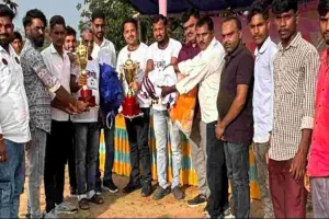 Hazaribagh News: युवा क्लब ढौठवा फुटबॉल टूर्नामेंट का हुआ  भव्य आगाज