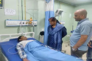 Hazaribagh News: शेफाली गुप्ता ने घायलों का कुशलक्षेम जाना,  इलाज में हर संभव सहयोग का दिया भरोसा