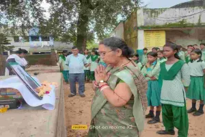 मंत्री रामदास सोरेन के निधन पर रांची के विद्यालयों में शोकसभा का आयोजन 