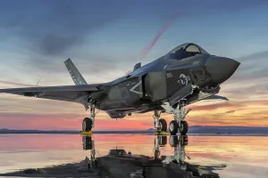 भारत की F-35 नीति: ट्रम्प के टैरिफ़ दबाव के बीच 'मेक इन इंडिया' की शक्ति