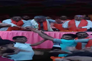 Hazaribagh News: सांसद खेल महोत्सव के तहत नमो फुटबॉल टुर्नामेंट -2025 का हुआ शानदार समापन