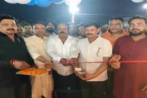 Hazaribagh News: गांधी मैदान में डिजनीलैंड मेले का भव्य आगाज, सदर विधायक प्रदीप प्रसाद रहे मौज़ूद 