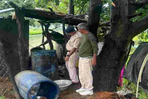 Hazaribagh News: नई उत्पादन नीति के बाद हजारीबाग में अवैध शराब भट्ठियों पर बड़ी कार्रवाई