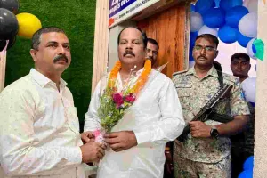 Hazaribagh News: सदर विधायक ने ज्ञान बिंदु लाइब्रेरी का किया उद्घाटन, खिलाड़ियों के टीम को हरी झंडी दिखाकर किया रवाना