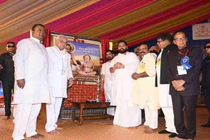 Koderma News: सम्मेद शिखर जी स्थित गुणायतन में विश्व-मैत्री महोत्सव सम्पन्न, राज्यपाल सहित कई गणमान्य अतिथि हुए शामिल