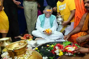 बाबा बैद्यनाथ मंदिर में राज्यपाल संतोष कुमार गंगवार ने की पूजा-अर्चना