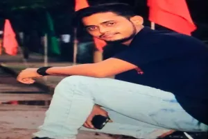 सड़क हादसे में एक युवक की मौत, एक गंभीर रूप से घायल