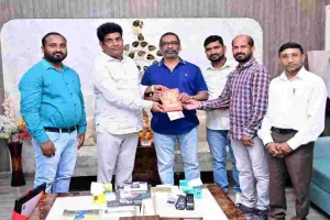 मुख्यमंत्री हेमन्त सोरेन ने श्री दुर्गा पूजा एवं रावण दहन समिति के प्रतिनिधिमंडल से की शिष्टाचार मुलाकात 