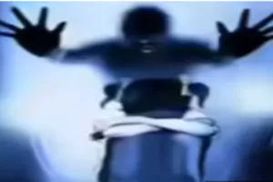 Koderma News: गुरु शिष्य के रिश्ते को किया शर्मसार, सातवीं की छात्रा ने कंप्यूटर शिक्षक पर लगाया गंभीर आरोप 