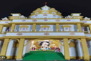 Koderma News: सरमाटांड में हो रहा भव्य पंडाल का निर्माण 