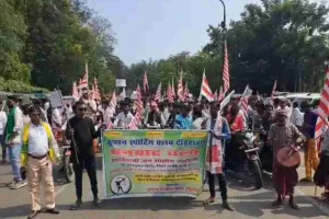 Dhanbad News: कुरमी समाज के एसटी मांग के विरोध में आदिवासियों ने निकाली रैली