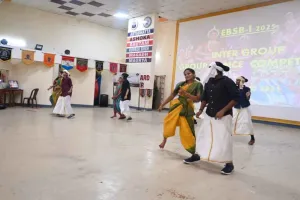 Koderma News: एक भारत श्रेष्ठ भारत राष्ट्रीय शिविर के दसवे दिन गूंजा देशभक्ति और सांस्कृतिक एकता का स्वर