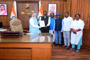 आदिवासी सरना विकास समिति के शिष्टमंडल ने राज्यपाल से की भेंट 